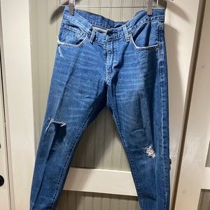 Levi’s distressed Crush